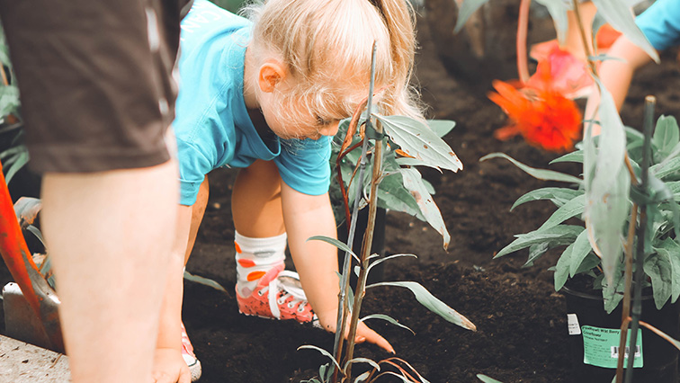 Keep fit with kids - Gardening