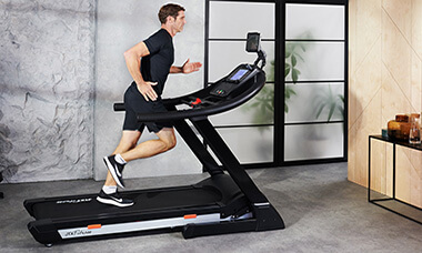 Onvermijdelijk onderdak plafond Treadmill Running With Nike Run Club - JTX Fitness